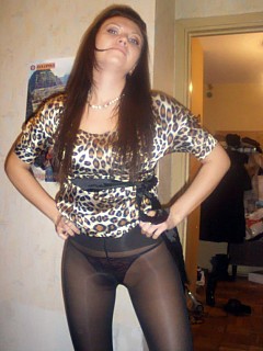 Amateur girls wearing panties ...